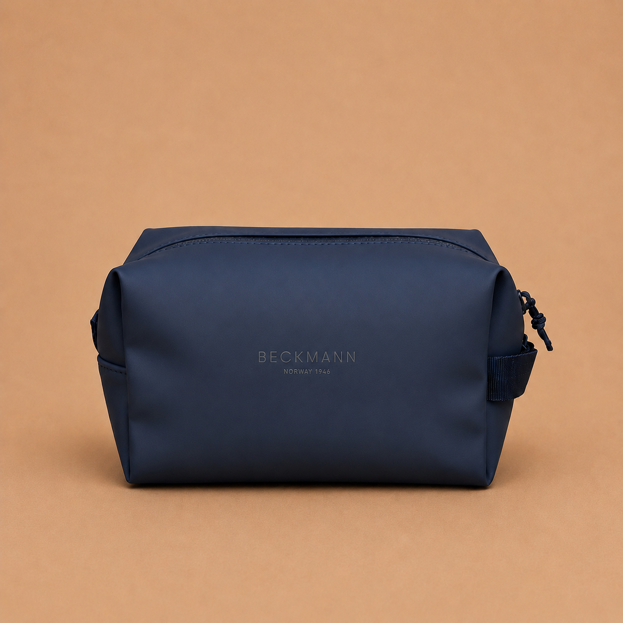Beckmann navy Wash Bag