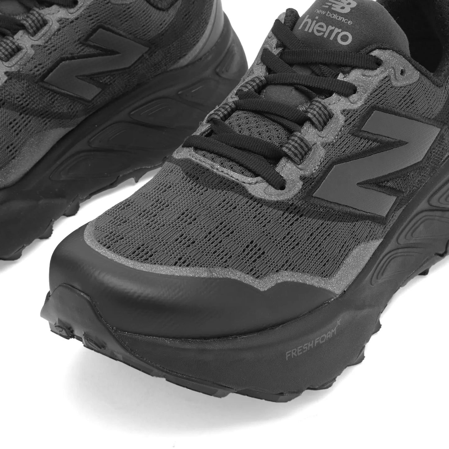 NEW BALANCE HIERRO V9 SNEAKER.  BLACK