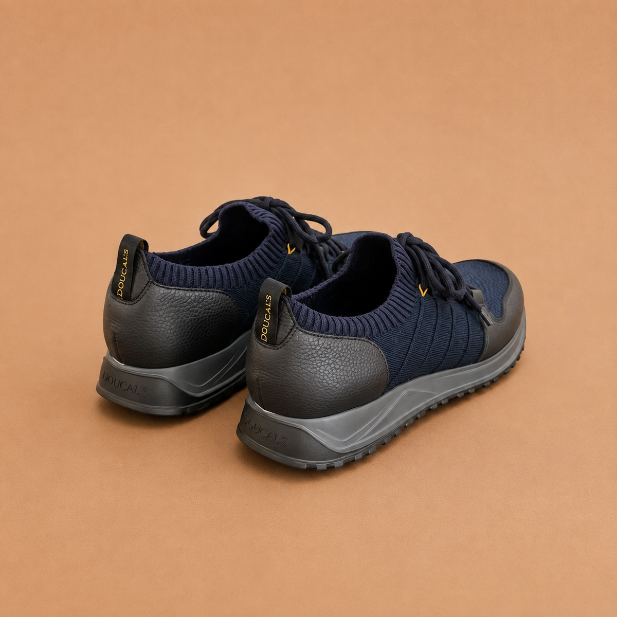 Doucals Navy sneaker