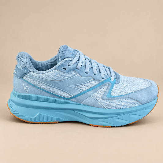 DIADORA V7000 Dip Dye - Pale Blue.