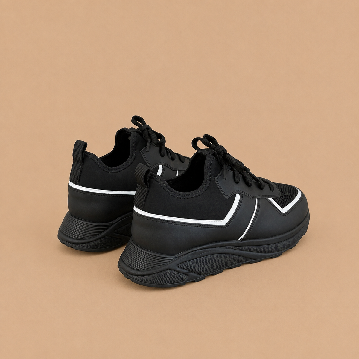 BULLETTO  Hybrid  Black Mesh Runner